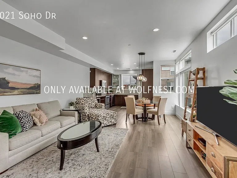 1021 Soho Dr — Photo 17
