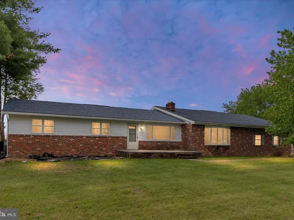 64 Shickle Ln, Inwood, WV 25428