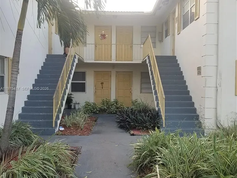 3090 Coral Springs Dr #8 — Photo 3