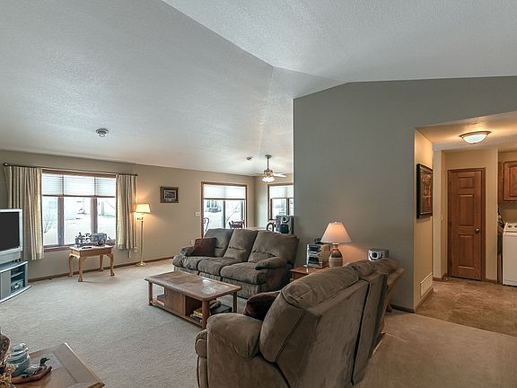 5th image of 321 Copper Village Cir