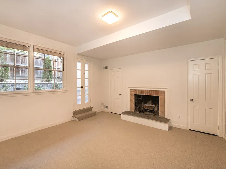 2527 Queen Annes Ln NW — Photo 21