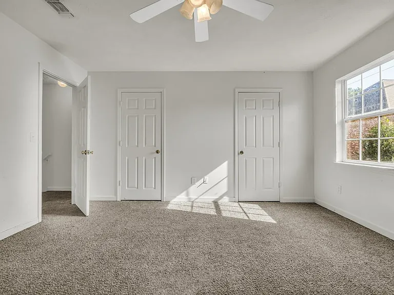 1301 Louisville St — Photo 14