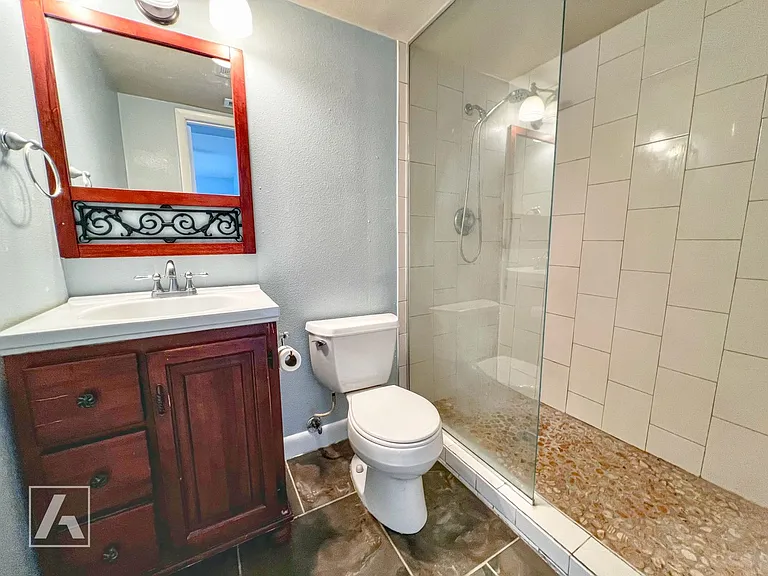 Highland Flats — Photo 9