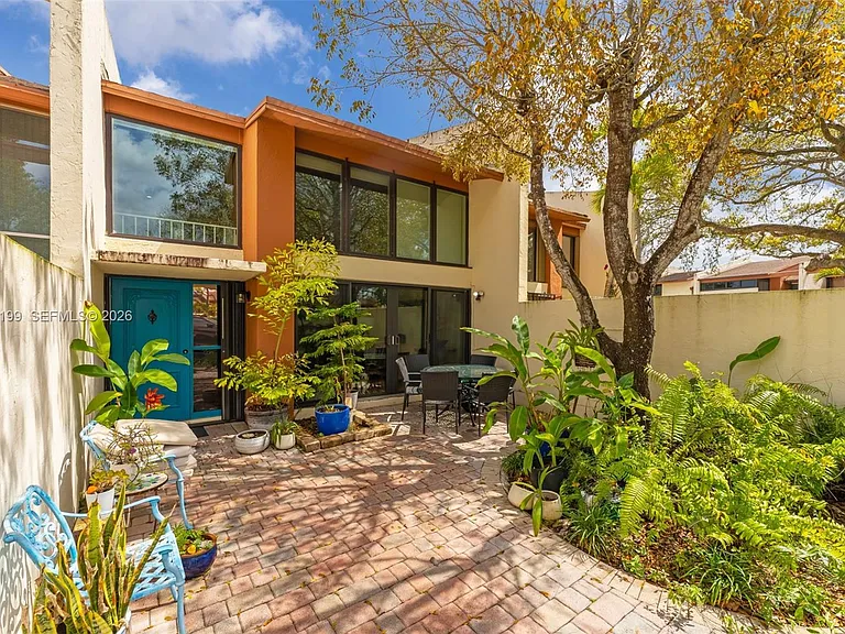 7825 SW 103rd Pl #7825 — Photo 3