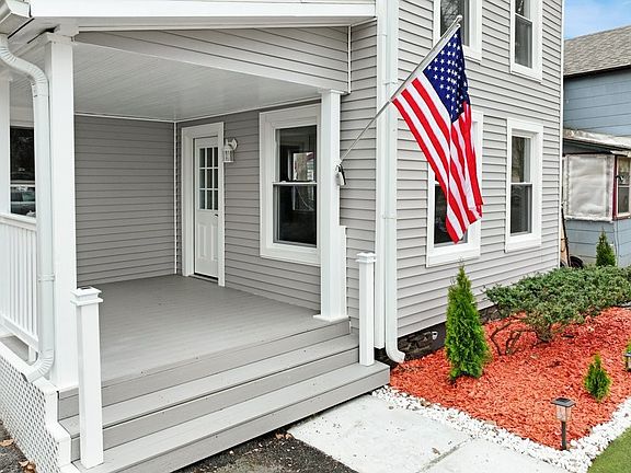 3rd image of 325 Center St