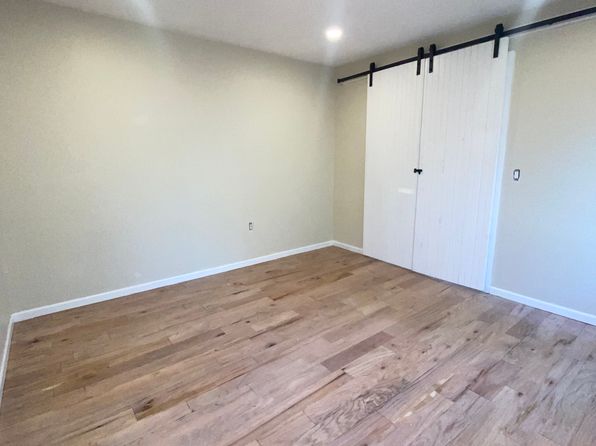304 Sharon Ave FLOOR 1