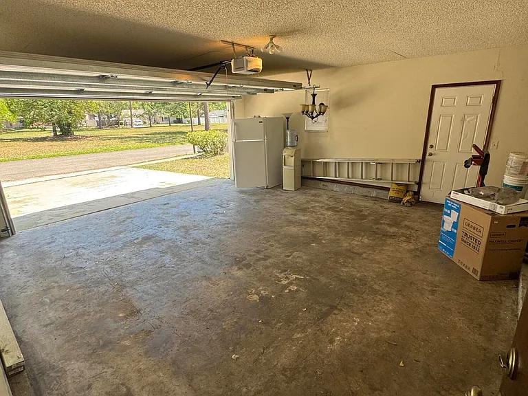 8321 Crosswind Rd — Photo 3