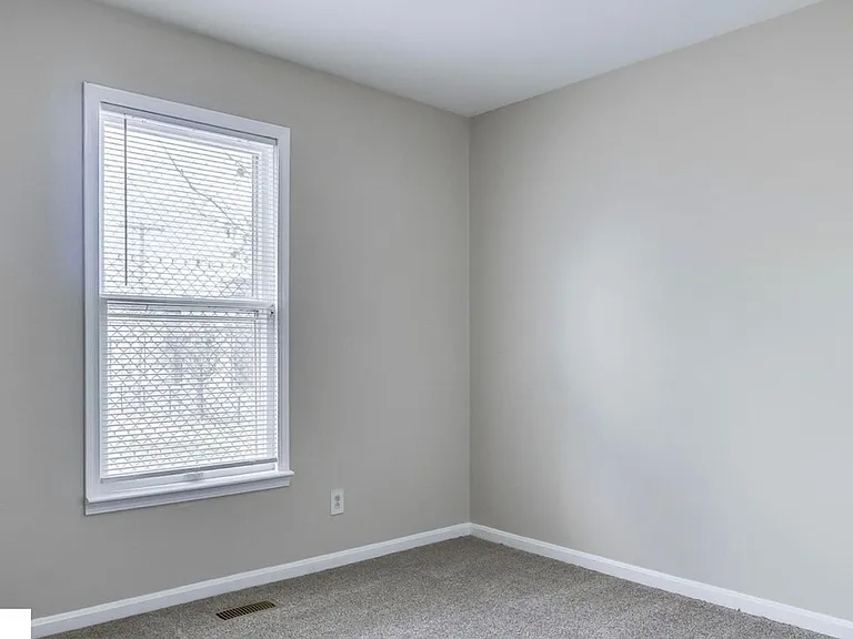 814 Franklin St — Photo 6