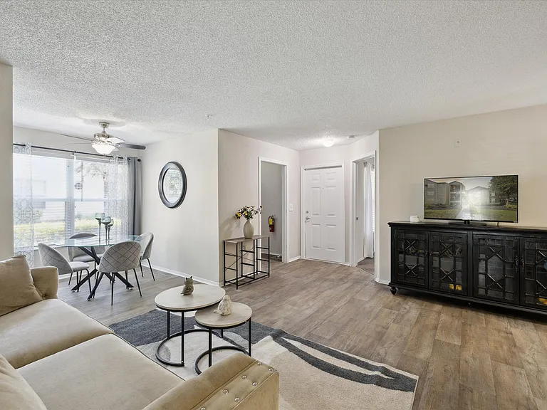 2 Bedroom (Renovated) - 2 Bed / 2 Bath - 962 Sq.Ft.