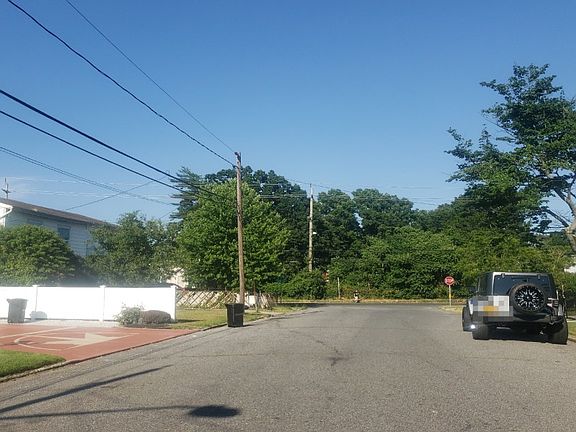 4th image of 37 Ehler St