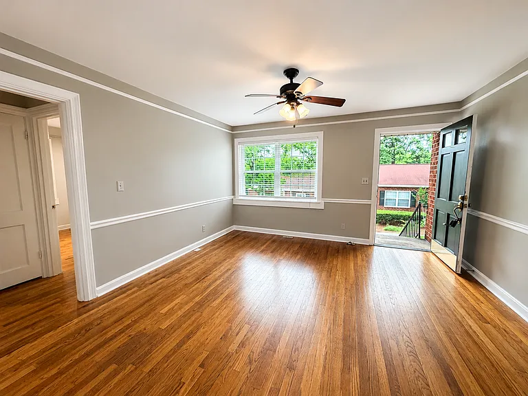 2934 Davis St SE — Photo 2