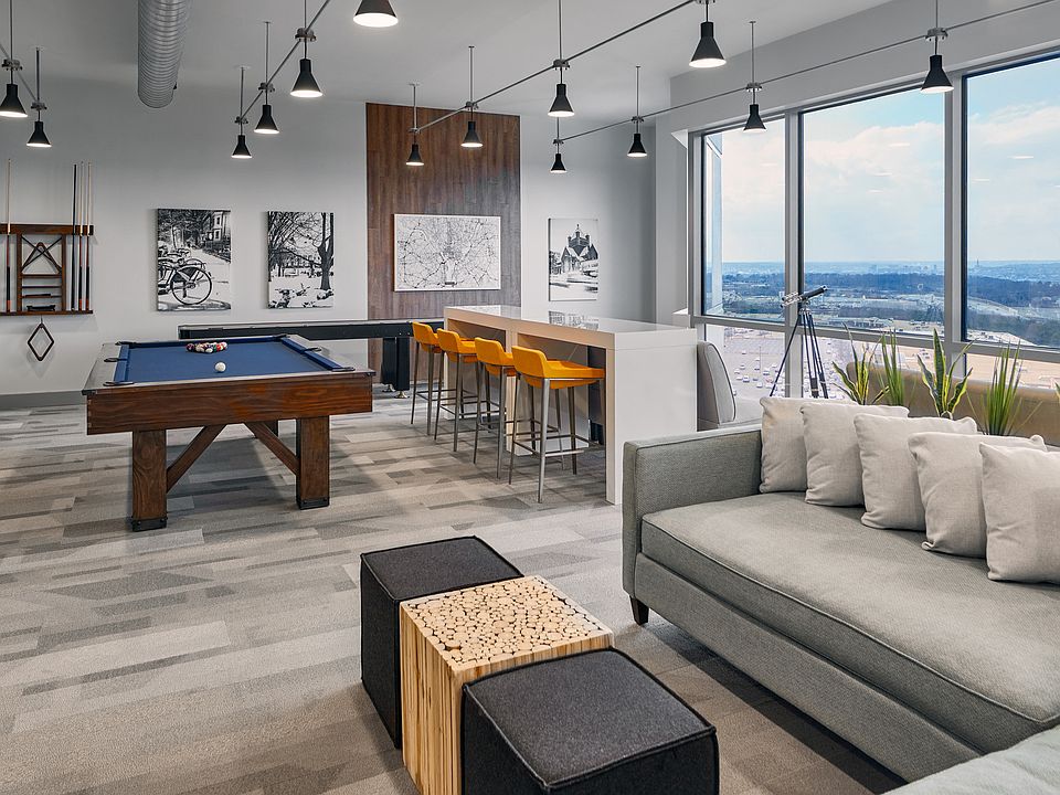Observation Deck With Billiards, Bar & Lounge Area
