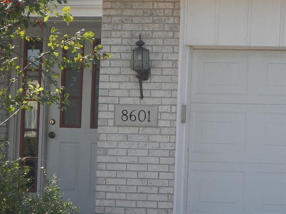 2nd image of 8601 Brookside Glen Dr