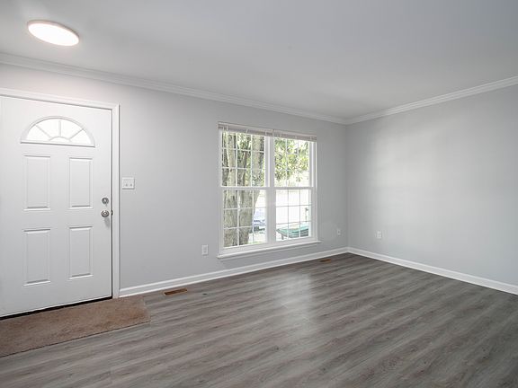 2nd image of 309 Bentley Ct