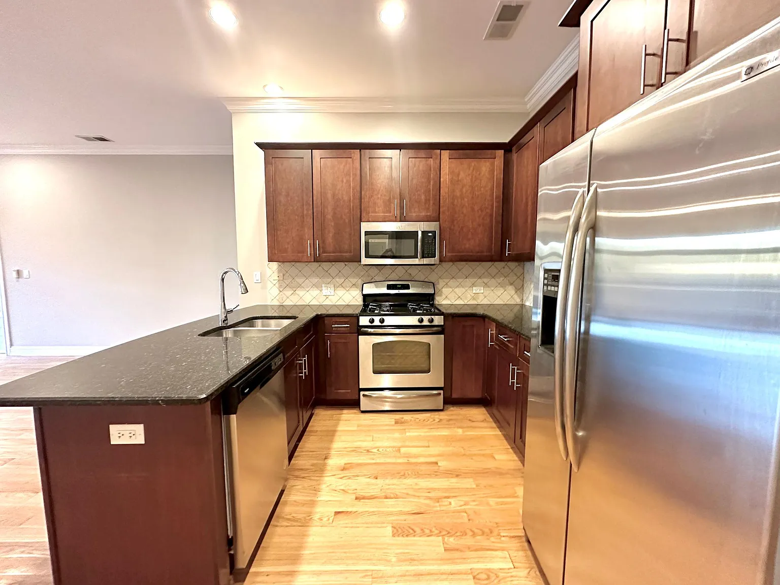 3 bed, 1534 sqft, $4,158 — Photo 4