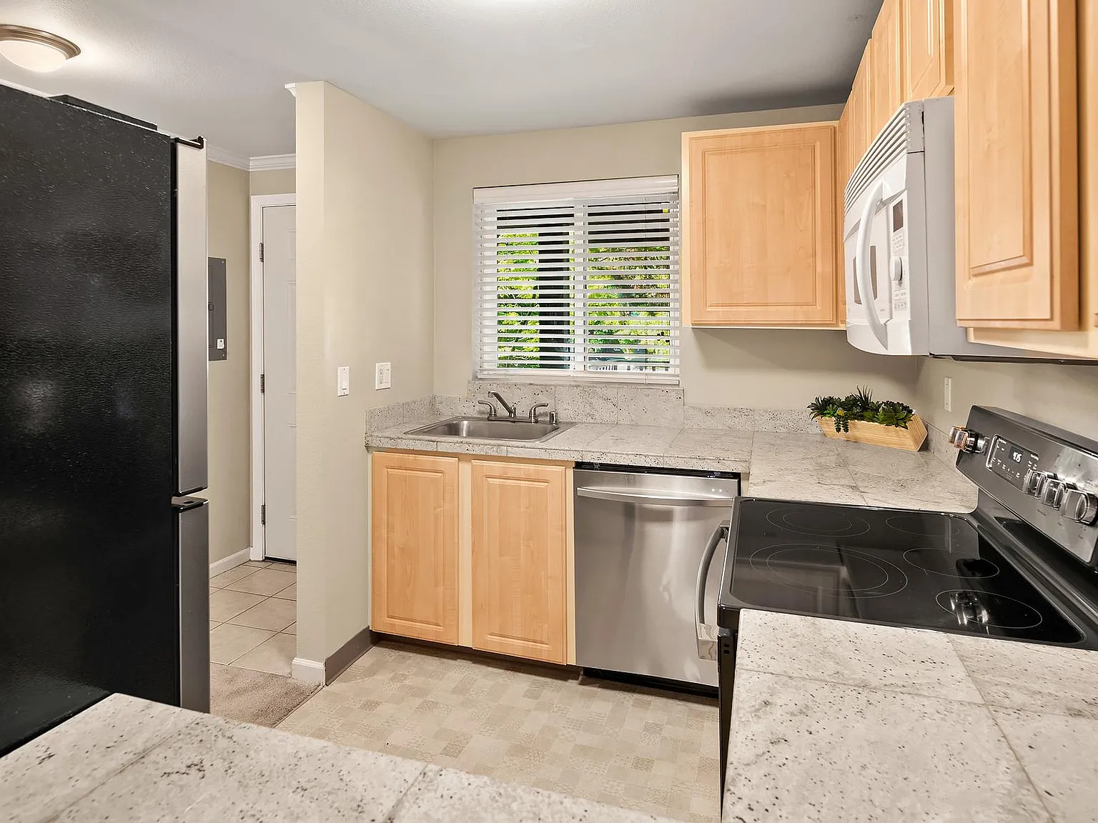 11113 NE 125th Ln — Photo 3