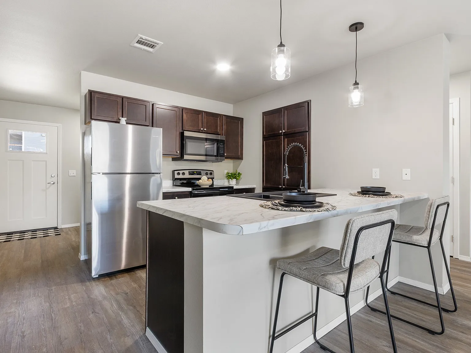 Sawyer Pointe — Photo 3