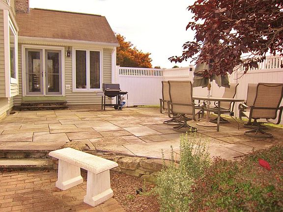 4th image of 54 Howard Hepburn Dr
