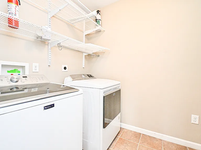 8453 Forest Valley Dr — Photo 42