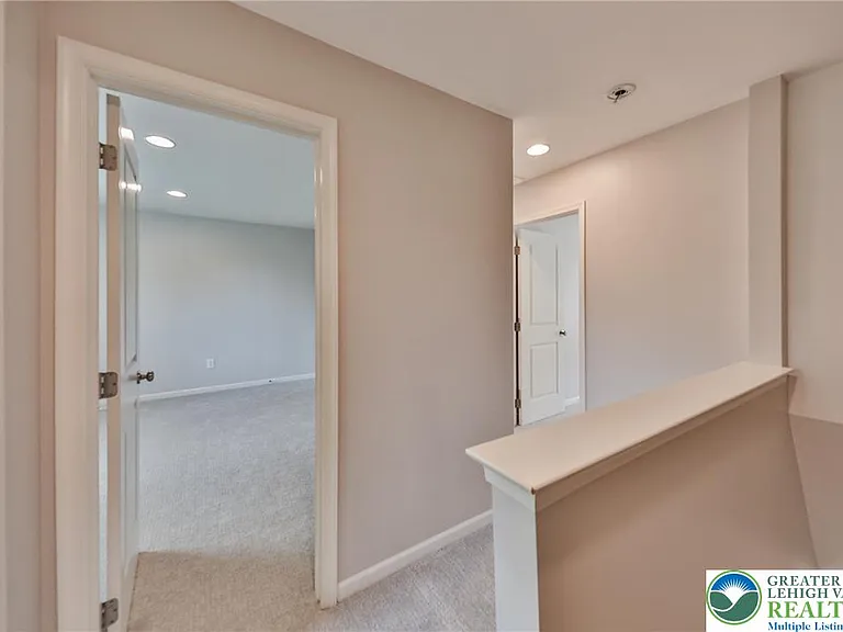 312 Central Park Ave — Photo 15