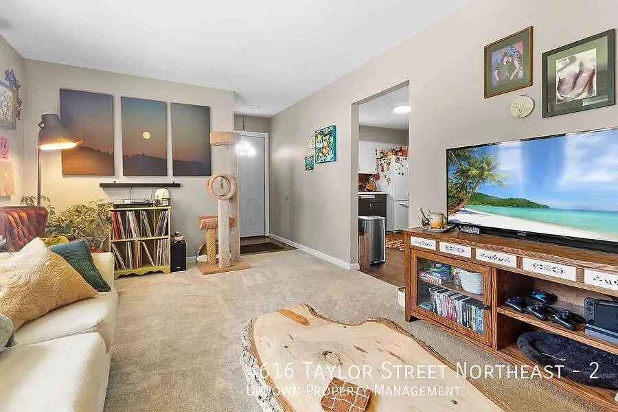 "Charming 3-Bed Sanctuary in Columbia Heights Spacious 1000 Sq Ft Awaits!" — Photo 3
