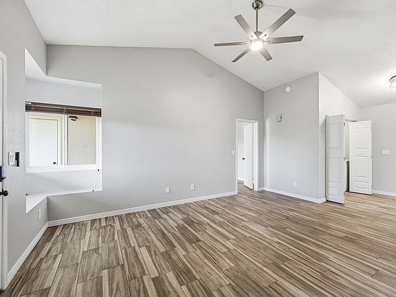 2nd image of 5136 E Evergreen St Unit 1051