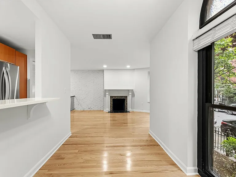 103 Gainsborough St #102 — Photo 14