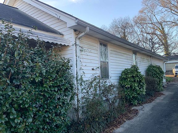3rd image of 236 Grandview Dr