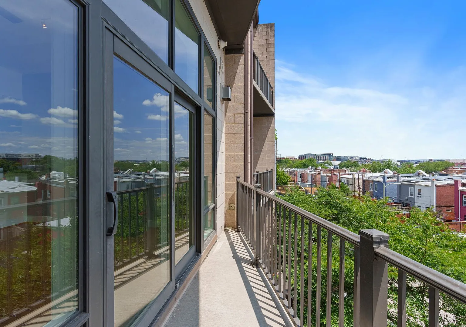 U St Corridor Stunning 1BR+Den Corner Condo w/City Views & Parking Available — Photo 4