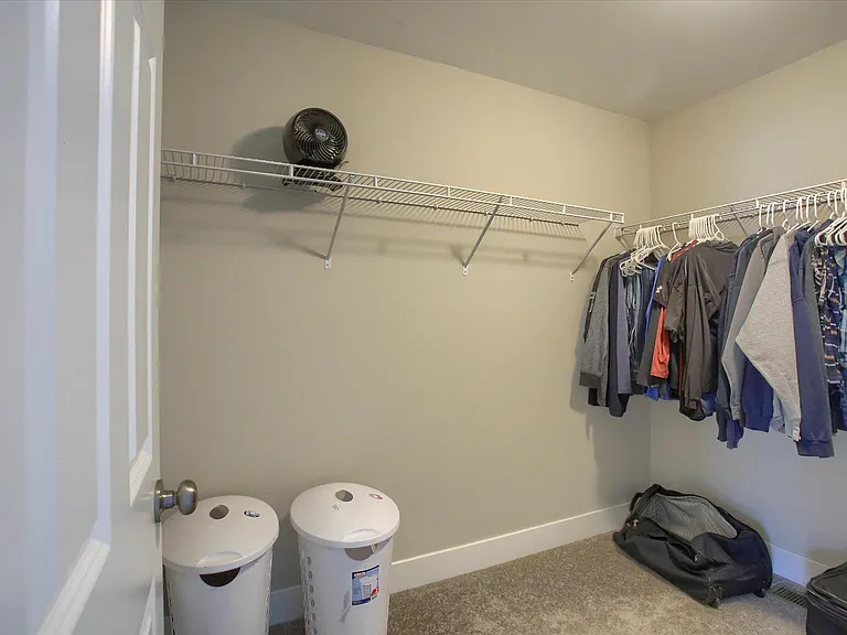 1747 Shady Ln — Photo 23