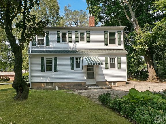 2nd image of 229 Cedar Ave