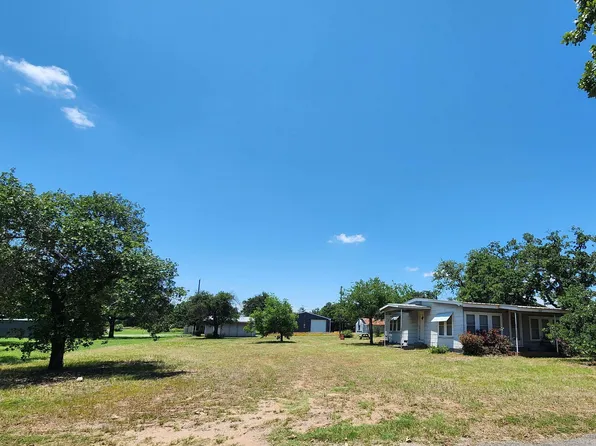 1011 Pebble Drive, Buchanan Dam, TX 78609