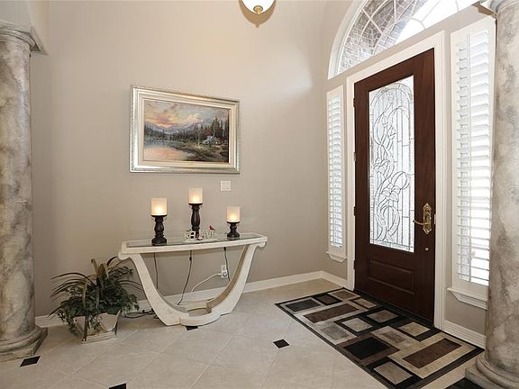 The entry foyer...