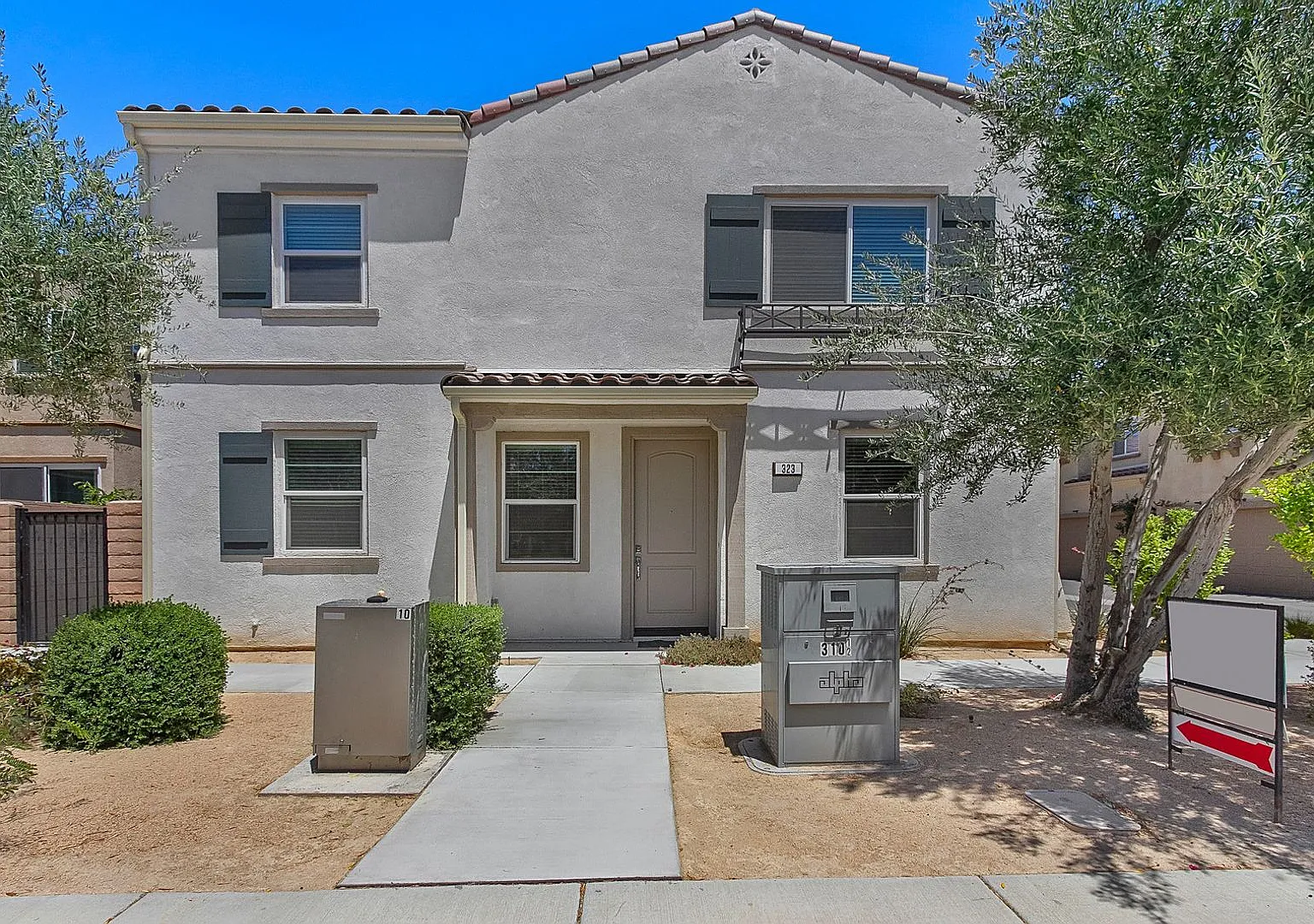 Lux Townhome 4 Bed 3 Bath 2 Car Garage in Spanish Walk — Photo 1