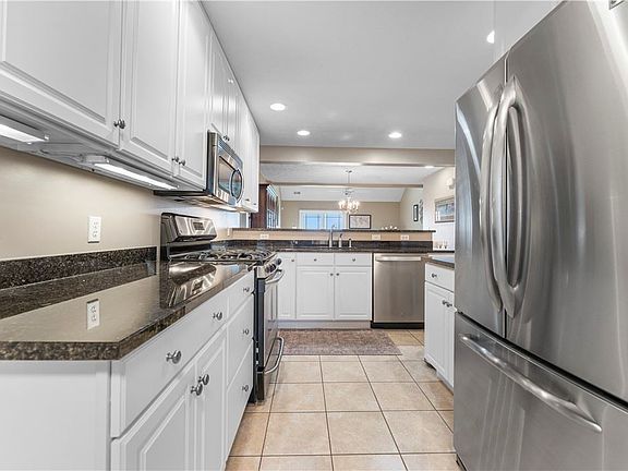 5th image of 1302 Crest Ln