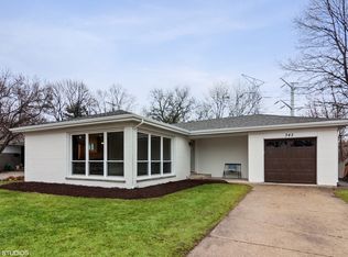 343 Indian Dr, Glen Ellyn, IL 60137
