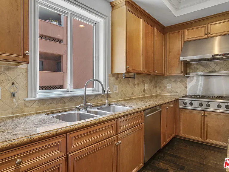 132 S Maple Dr #201 — Photo 7