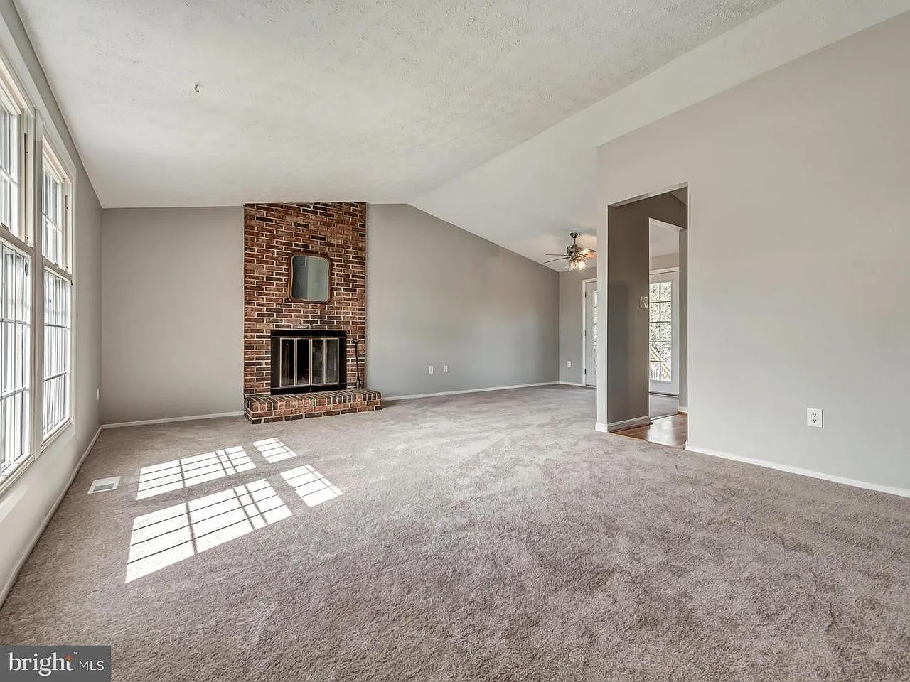 4 bed, 1776 sqft, $3,000 — Photo 4