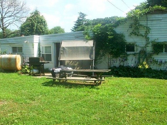 2nd image of 38 Chaucer Dr