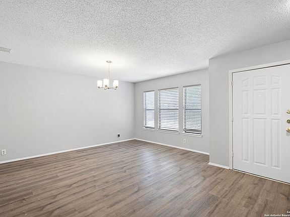 3rd image of 7711 CASCADE OAK DR