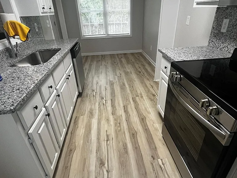 824 Eastmont Rd — Photo 5