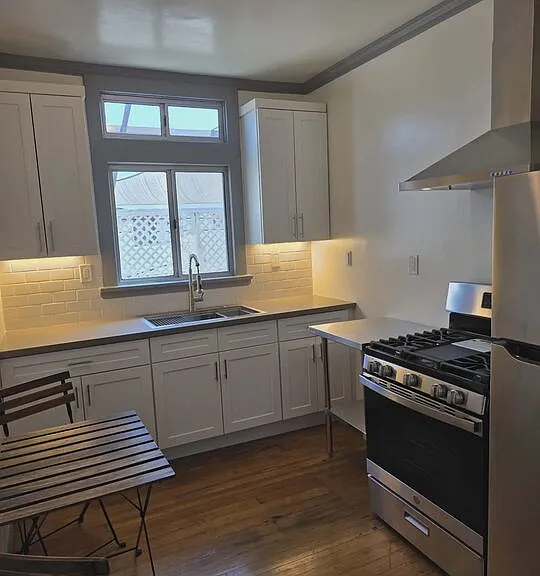 1275 N Wilton Pl #C — Photo 2