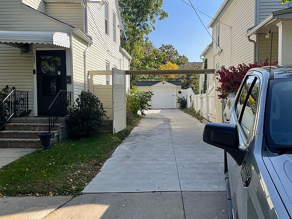 3rd image of 1483 Winchester Ave