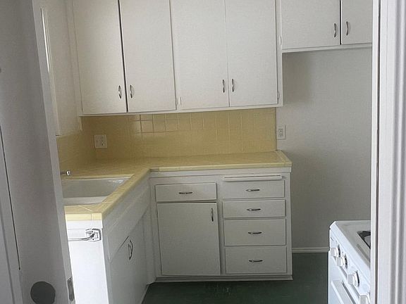 5th image of 1120 N Monterey St APT 8