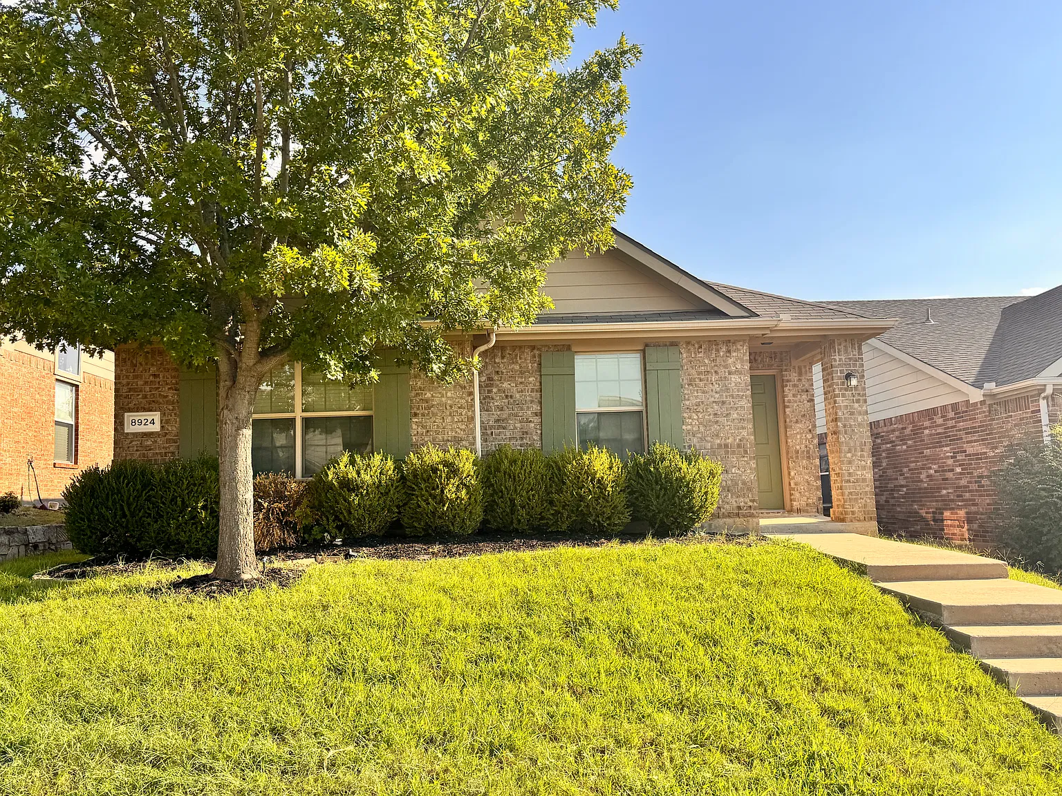 3 bed, 1378 sqft, $1,795 — Photo 2