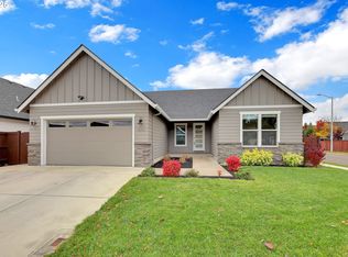 1004 S 46th St, Springfield, OR 97478