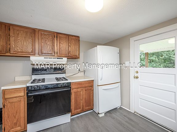 5th image of 2146 Savoy Ave