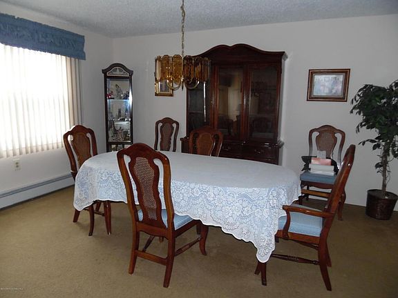 5th image of 34 La Dunette Dr