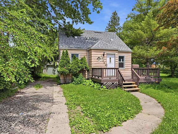 2nd image of 18545 Huntington Ave