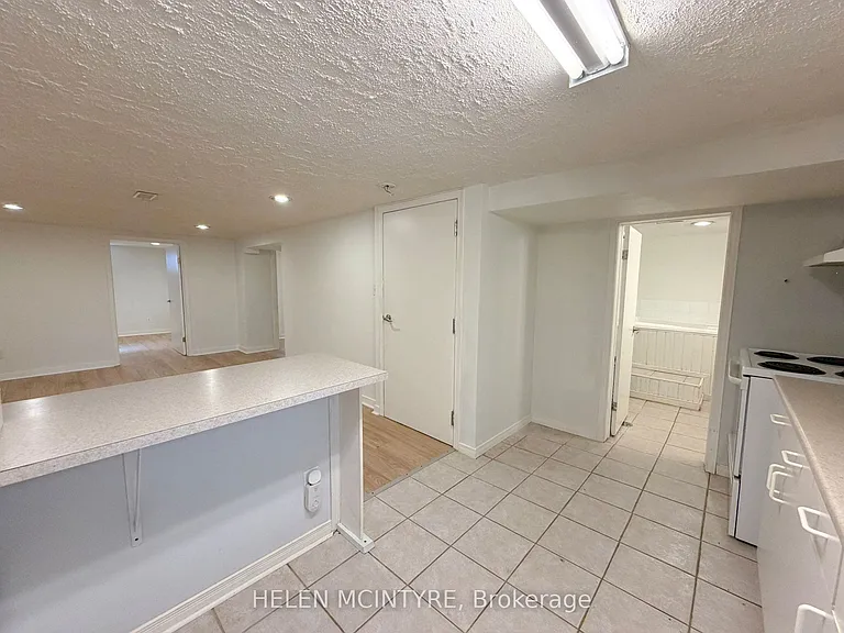 34 Dunning Cres — Photo 18